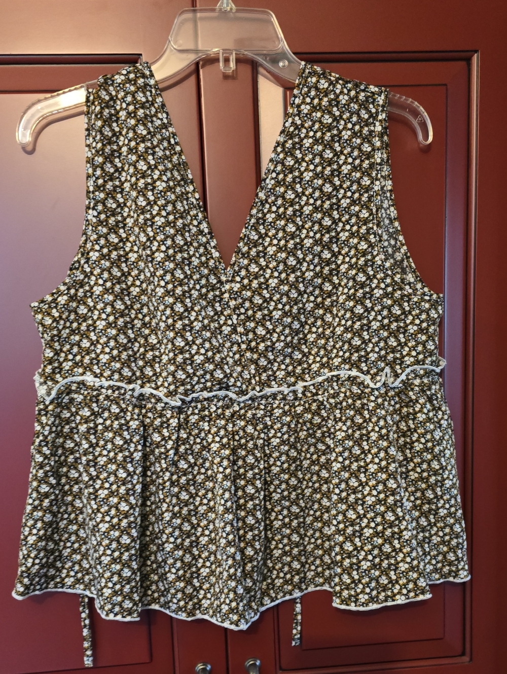 Tank Floral V-Neck Peplum Tank Top - Black/White